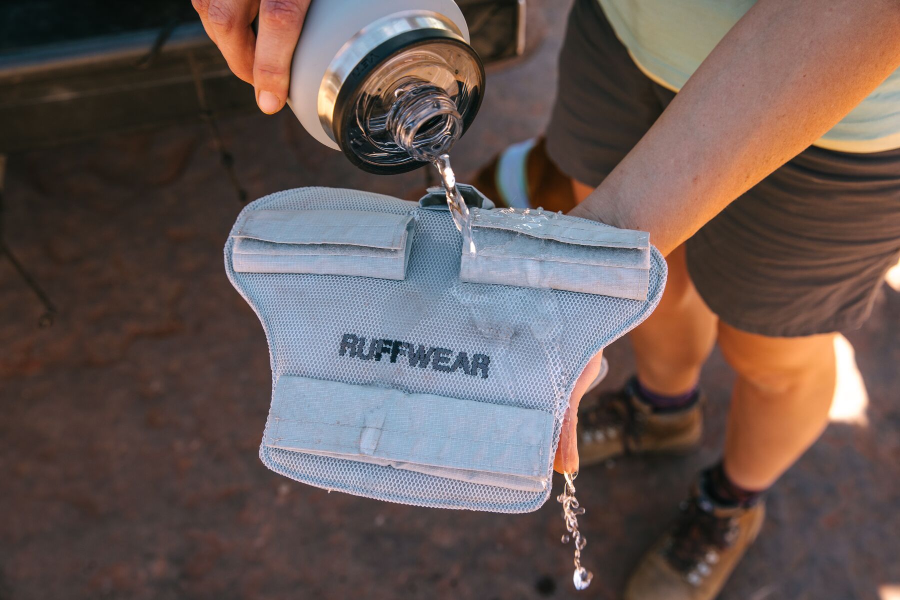 Ruffwear Core Cooler Graphite Gray