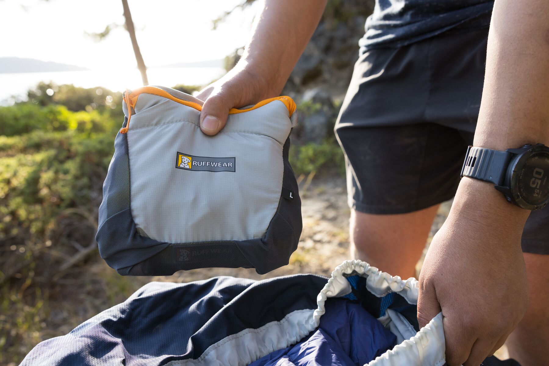 Ruffwear BackTrak™ Dog Evacuation Kit Cloudburst Gray Ruffwear BackTrak™ Dog Evacuation Kit Cloudburst Gray