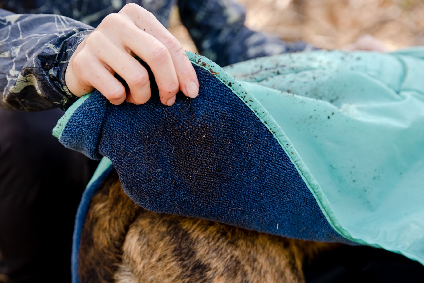 RuffWear Dirtbag™ Dog Towel Aurora Teal