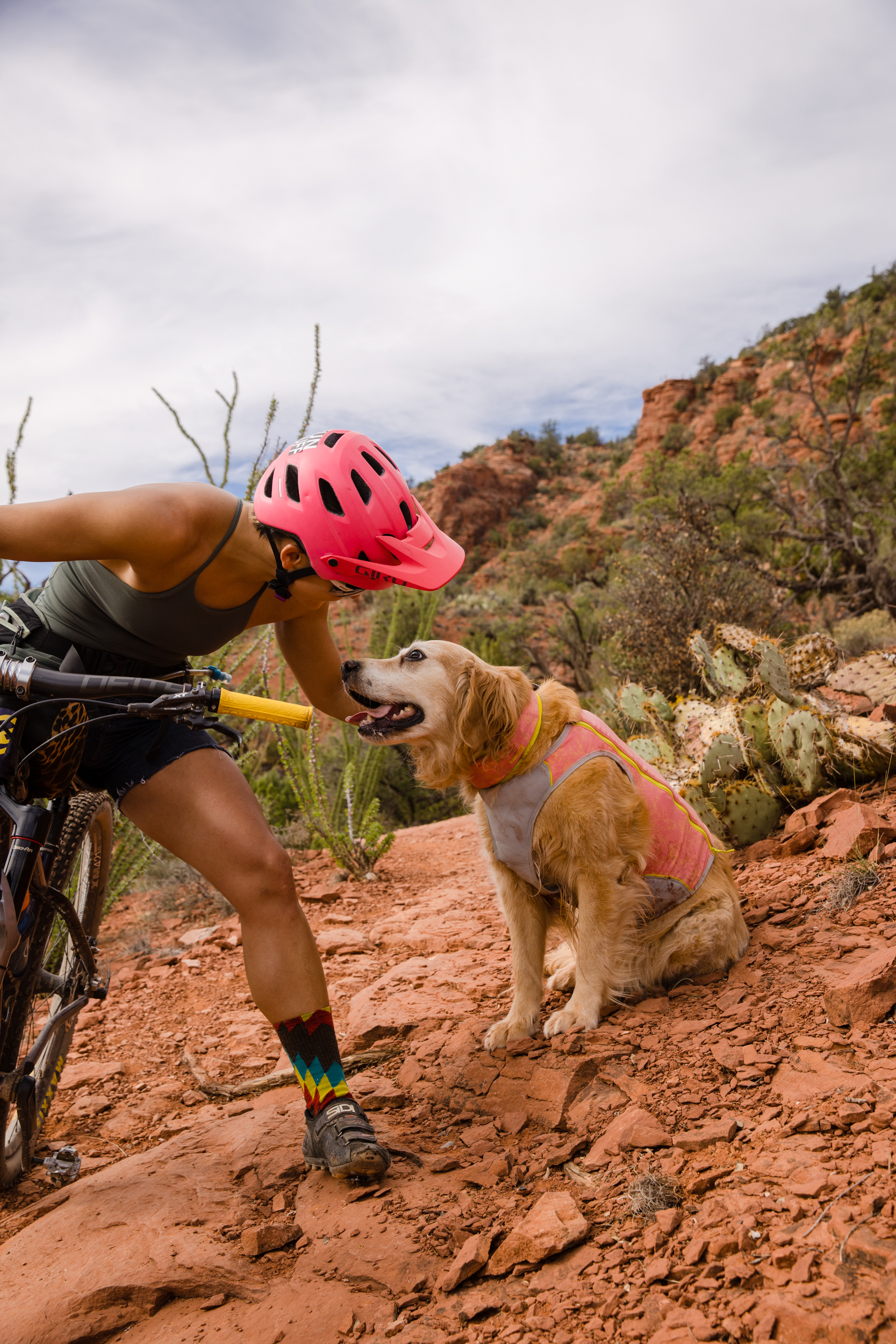 RuffWear Swamp Cooler Zip™ Vest Salmon Pink