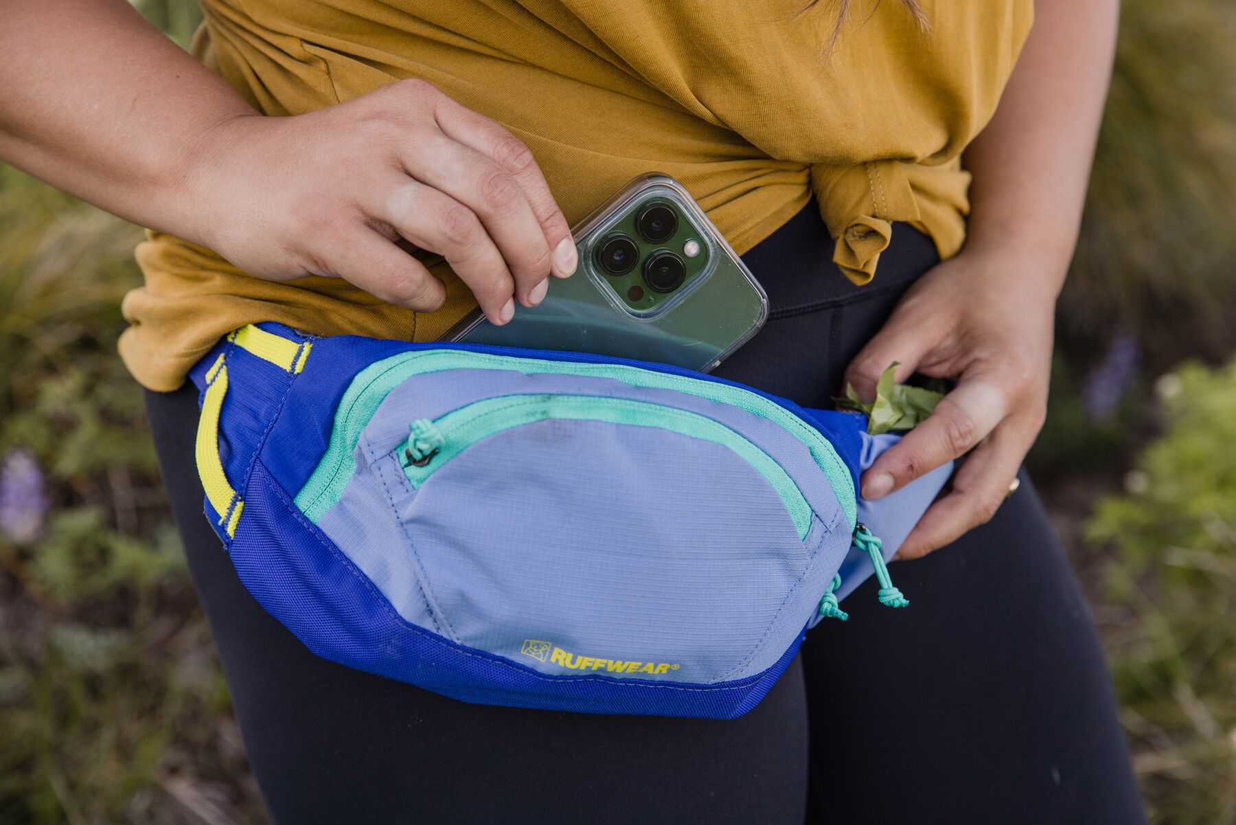 Ruffwear Home Trail™ Hip Pack Heliotrope Purple Ruffwear Home Trail™ Hip Pack Heliotrope Purple