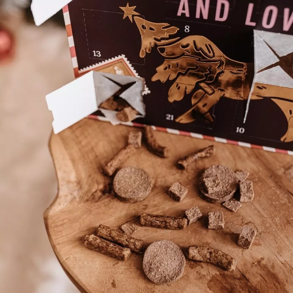 Dog's Love Bio Adventskalender für Hunde 2025 168g